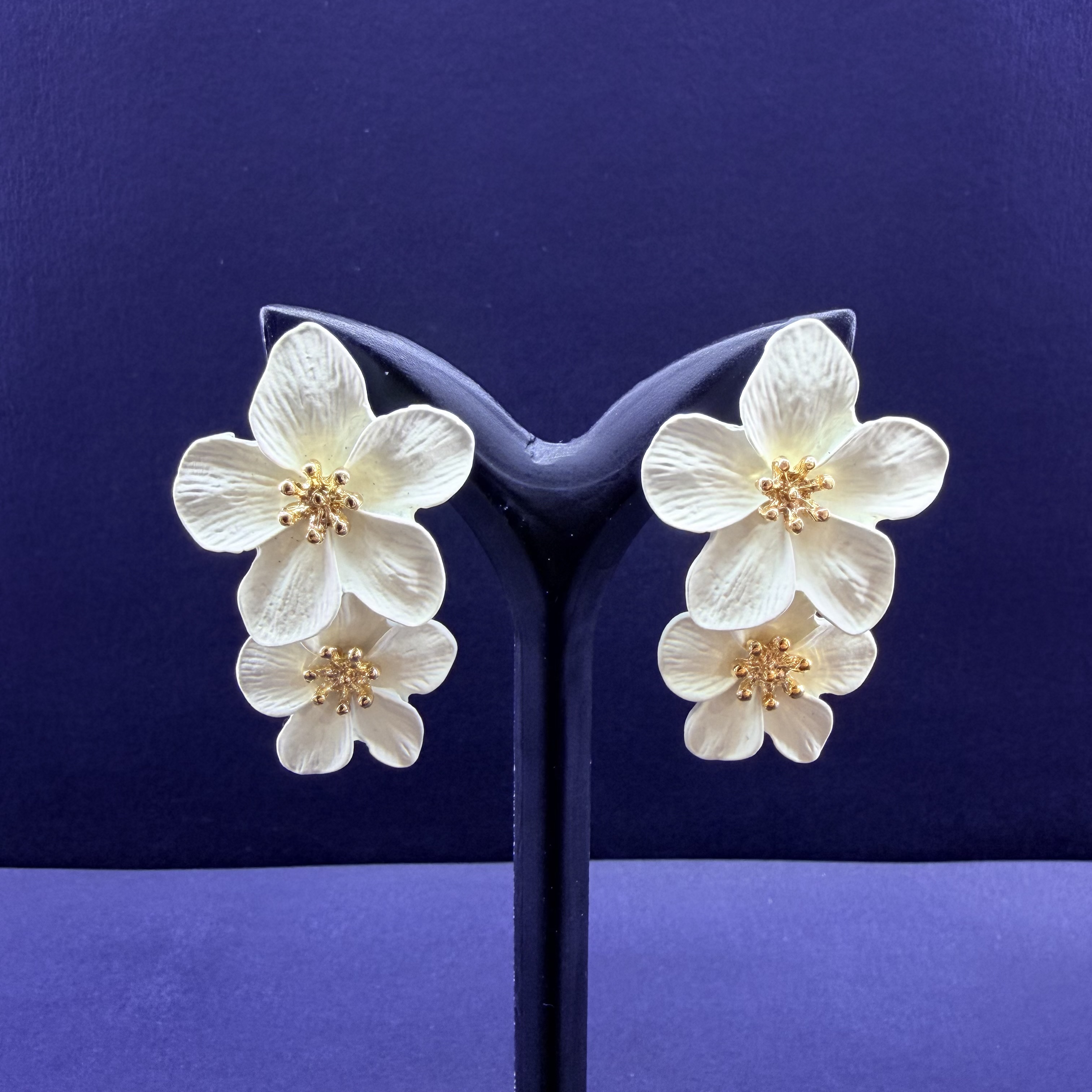 گوشواره میخی دو گل پنج پر